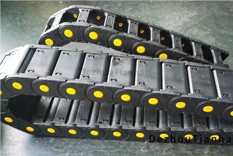 Nylon Bridge Cable Towing Chain Has Complete Models and Is Used for CNC Cutting Machine